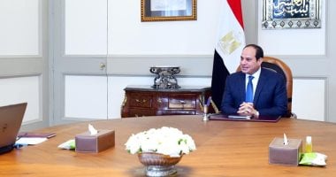 السيسي يجتمع بمحافظ البنك المركزى ويوجه بالاستمرار فى اتخاذ كافة الإجراءات اللازمة للحفاظ على الاستقرار الاقتصادى والنقدى.. وتوفير الموارد اللازمة لدعم منظومة الحماية الاجتماعية ولمراعاة الفئات الأكثر احتياجًا
