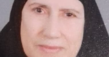 عيد على والدتك من البيت.. محمد يشارك والدته: "كل سنة وانتي طيبة"