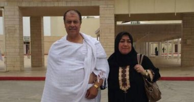عيد على ست الحبايب من البيت.. أحمد يرسل صورة والدته: كل سنة وانتى طيبة