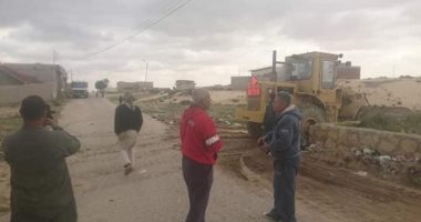 صور.. الانتهاء من حملة نظافة بحى الكرامة بالعريش فى شمال سيناء 