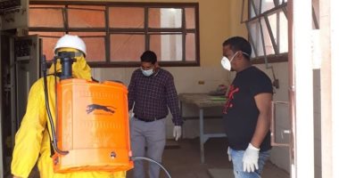 صور.. تعقيم محطات الصرف الصحي بمدينة إسنا في الأقصر