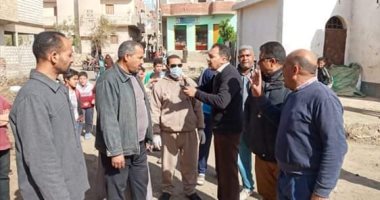 الوحدات المحلية بالمنيا تتصدى للأسواق العشوائية لمواجهة كرونا.. صور
