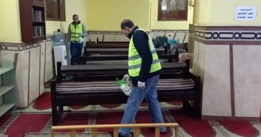 إيد واحدة ضد الكورونا.. "هنعدى بيها" مبادرة شبابية لتعقيم المساجد والكنائس