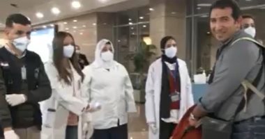 مصرى يكشف تعرضه للشائعات بسبب كورونا.. مرة مصاب ومرة ميت (فيديو)