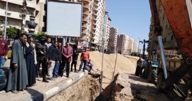 صور.. محافظ البحيرة يتفقد مشروع تجديد شبكات الصرف الصحى بدمنهور