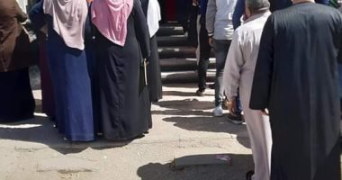 زحام شديد أمام المصالح الحكومية بالغربية رغم التحذير من كورونا