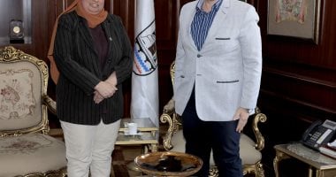 محافظ بني سويف يبحث مع رئيس لجنة أسر الشهداء سبل التعاون المشترك 