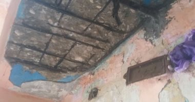 قارئة تستغيث لترميم سقف بيتها المتصدع بسبب الأمطار بالجيزة