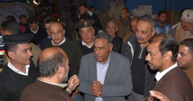 محافظ مطروح يشدد على الالتزام بإغلاق المحلات والمقاهي خلال فترة المساء
