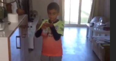 محمود وسليم ابنا حسام غالى يشاركان فى تحدى البقاء بالمنزل