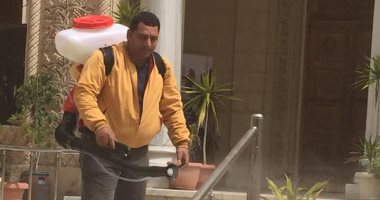 كنائس الإسكندرية تنفذ قرار الغلق وحملات لتعقيمها بالمطهرات ..صور