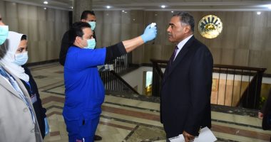 محافظ مطروح يخضع لكشف "كورونا".. ويفتح باب التبرعات لمواجهة تداعيات الفيروس