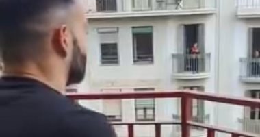 فريق سيلين ديون يلحن أغانيها من شرفات المنازل لحث المواطنين على البقاء في البيوت