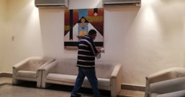 صور.. بدء أعمال تعقيم وتطهير قصور ثقافة الأقصر والمكاتب الإدارية لمكافحة كورونا