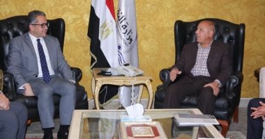 وزيرا السياحة والنقل يبحثان سبل تعزيز التعاون والتنسيق لخدمة القطاع السياحى
