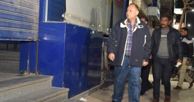 محافظ أسيوط للمواطنين: التزموا بالإجراءات الاحترازية فى التعامل مع ماكينات الصرف