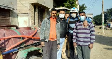 أهالى قريه سلامون بمحافظه البحيرة يطهرون الشوارع ضد فيروس كورونا