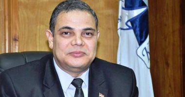 رئيس جامعة كفر الشيخ يعلق العمل بـ6 عيادات بالمستشفى الجامعى