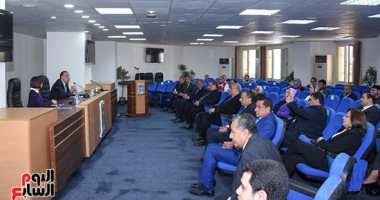 صور.. مبادرات مجتمعية بالإسكندرية للوقاية من فيروس "كورونا".. المحافظ يعلن فتح حساب بنكى لعمال اليومية.. وأطباء يدشنون "امكث بالمنزل واستشرنا".. و"تنشيط السياحة" تنظم مسابقة "نظف وعقم شارعك"