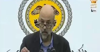 رئيس وزراء الأردن: سنقوم بإغلاق المحال التجارية غدا إذا شهدت اكتظاظا وتدافعا