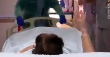 فى إسبانيا.. خروج أول مصابة بفيروس كورونا من الرعاية المركزة والأطباء يحيوها