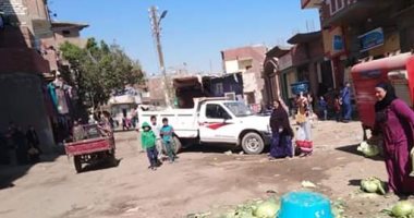 صور.. فض سوق الروضة بملوى والحبشى بالمنيا لمواجهة فيروس كورونا