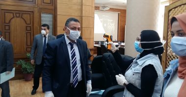 رئيس جامعة بنها وقيادات الجامعة يجرون اختبار الكشف عن كورونا.. صور