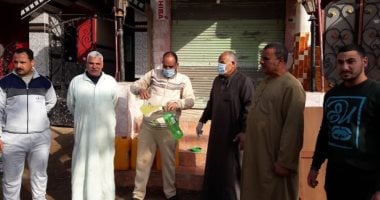شباب قرية شونى بالغربية يطهرون الشوارع ضد فيروس كورونا