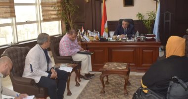 محافظ البحر الأحمر: توفير سيارات إضافية لتعقيم الفنادق والقرى السياحية