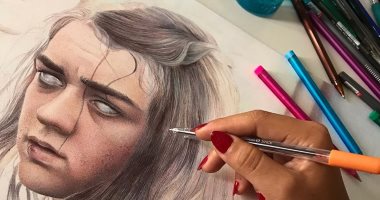 سامية داغر .. رسامة لبنانية تصل للعالمية بفضل رسوماتها بـ "القلم الجاف"