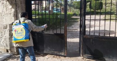 صور.. تعقيم المناطق الأثرية وسيارات تجوب شوارع الإسكندرية للتنبيه بالالتزام بقرار الحظر