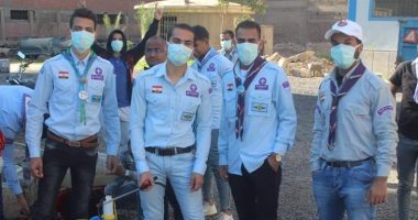 "تضامن قنا": ضم متطوعين من طلاب الجامعات لتعقيم القرى.. صور