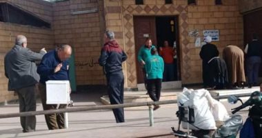 مسجد التحرير بالزقازيق يتحدى قرار غلق المساجد ويستقبل المصلين