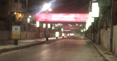 هدوء بطريق المحور وكوبرى 15 مايو التزاما بقرار حظر التجول.. صور