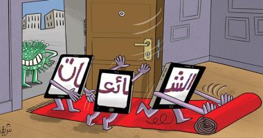 كاريكاتير صحيفة إماراتية.. مواقع التواصل الاجتماعى مصدر الشائعات حول كورونا