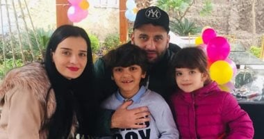 "بين لمة العيلة والمطبخ والأفلام".. كيف يقضى الرياضيون أوقات حظر كورونا.. أمير عزمى يساعد زوجته فى عمل الباستا والطعمية.. حمدى الصافى يضع برنامجا تدريبيا لأبنائه فى المنزل.. وبيت العيلة يجمع عائلة أبو رجيلة