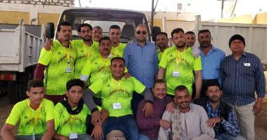 شباب قرية النصيرات بسوهاج يعقمون شوارعهم لمواجهة فيروس كورونا