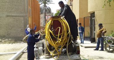 صور.. بيطرى الأقصر : تطهير المنشآت بـ10 سيارات رش و15 موتور ثابت ومحمول