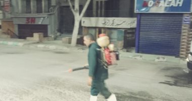 صور.. حملة تطهير وتعقيم بشوارع الزقازيق خلال فترة حظر التجوال
