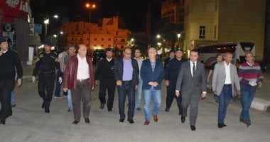 صور.. محافظ الأقصر ومدير الأمن يتابعان تطبيق حظر التجوال بالشوارع