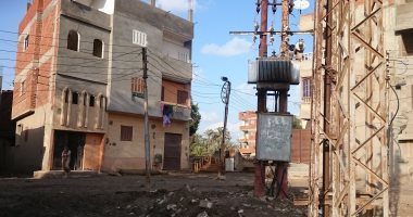 أهالى قرية شمبارة بالشرقية متضررون من محول كهربائى ضخم بالكتلة السكانية
