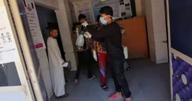 تحت شعار "احمى قريتك وعقمها".. شباب قرية "جراجوس" بقنا يواجهون كورونا