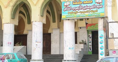 التزام بمنع صلاة الجمعة فى مساجد شبرا بالقاهرة والعياط بالجيزة.. صور