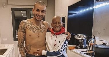 كوريا نجم أتلتيكو مدريد يحلق شعره تضامناً مع والدته مريضة السرطان