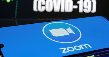 Zoom يشارك بيانات المستخدمين سراً مع فيس بوك..اعرف التفاصيل