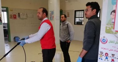 كيف يتآزر المجتمع وأجهزة الدولة لمواجهة كورونا وسط جبال سيناء؟.. فريق طبى على الحدود لفحص من يصلون للقرى.. ومدينة "نخل" تطلق مبادرة "احمى نفسك احمى بلدك".. والأهالى يلتزمون بيوتهم ويحيون عادات السلام بـ"العين"