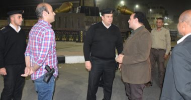 صور.. نائب محافظ الأقصر يتفقد الشوارع لمتابعة تطبيق حظر التجوال وغلق المحلات والمقاهى