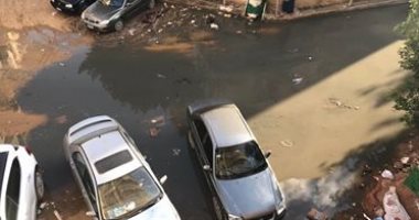 سيبها علينا.. شكوى من كسر ماسورة للصرف الصحى فى حدائق الأهرام بالجيزة