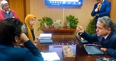 وزير الآثار يعقد اجتماعا بالفيديو كونفرانس لبحث تصميم الموقع الالكترونى للمتحف الكبير