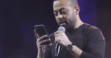 لكسر الحظر المنزلي.. تامر عاشور فى حفل لايف مع جمهوره على يوتيوب.. فيديو
